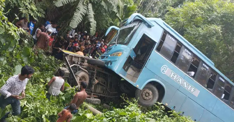 ঝালকাঠিতে বাস-পিকআপ সংঘর্ষ, নিহত ২